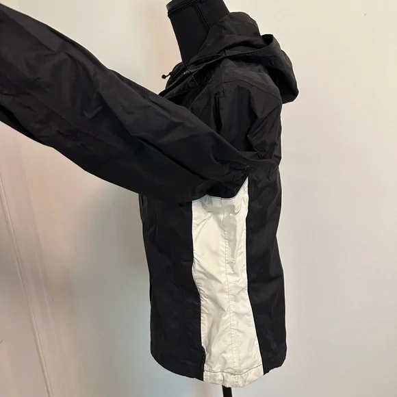 Women's North Face HyVent Black & White Waterproof Hooded Rain Coat size XS - Picture 3 of 9